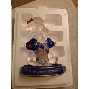 Snow White "A Kiss Can Cure Anything" Bradford exchange A1333
